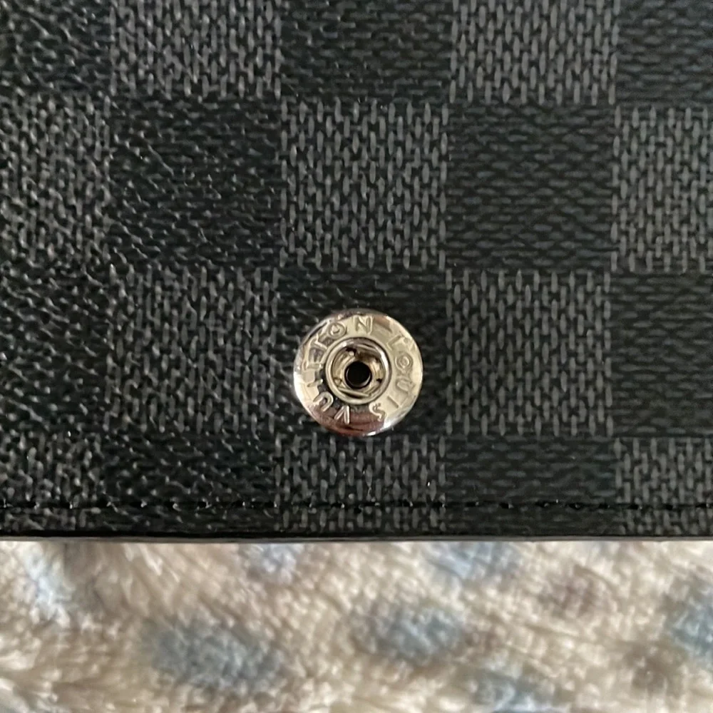 Louis Vuitton Graphite belt bag - Picture 10 of 16